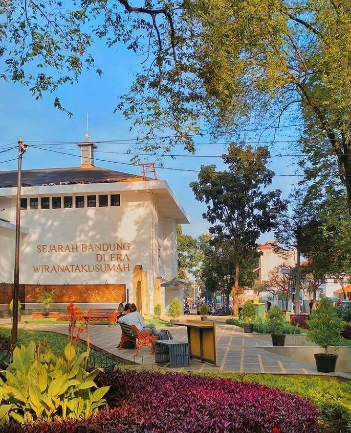 9 Destinasi Wisata Ini Pas untuk Mengisi Liburan Saat di Kota Bandung