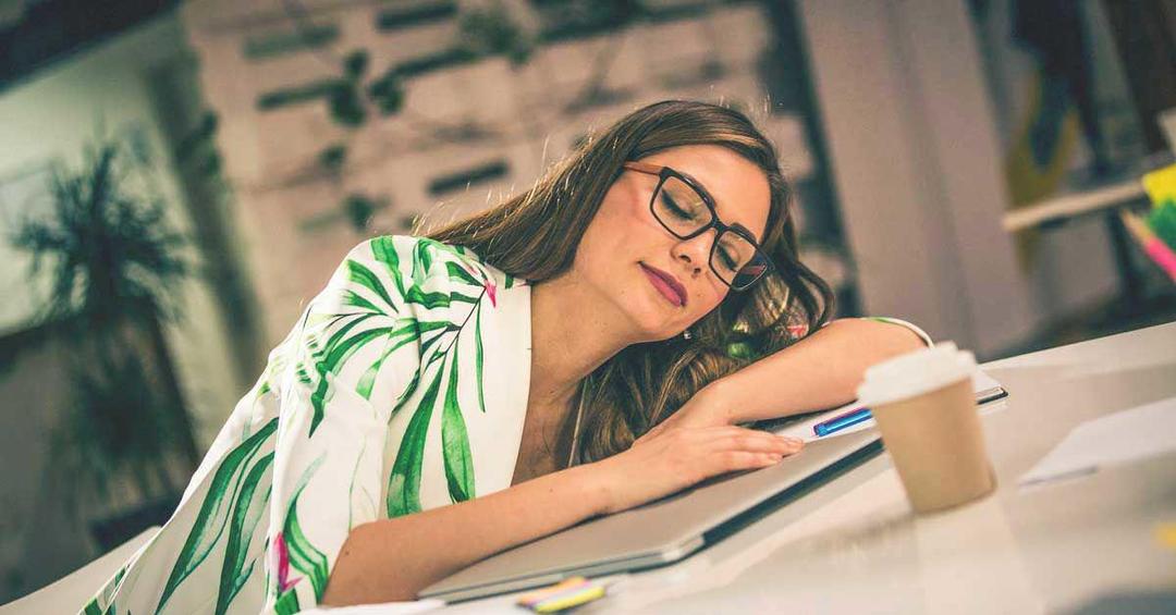 Coffee Naps: Apakah Minum Kopi Sebelum Tidur Siang Benar Bermanfaat?