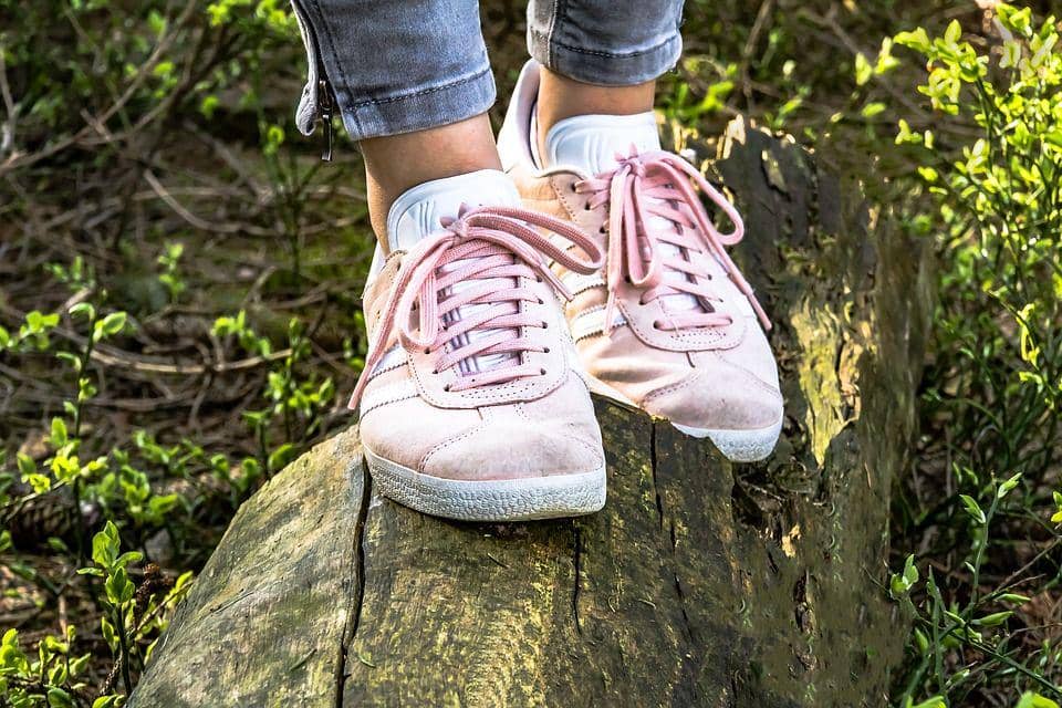 8 Jenis Sepatu ini Cocok Buat Kamu yang Suka Penampilan Simple