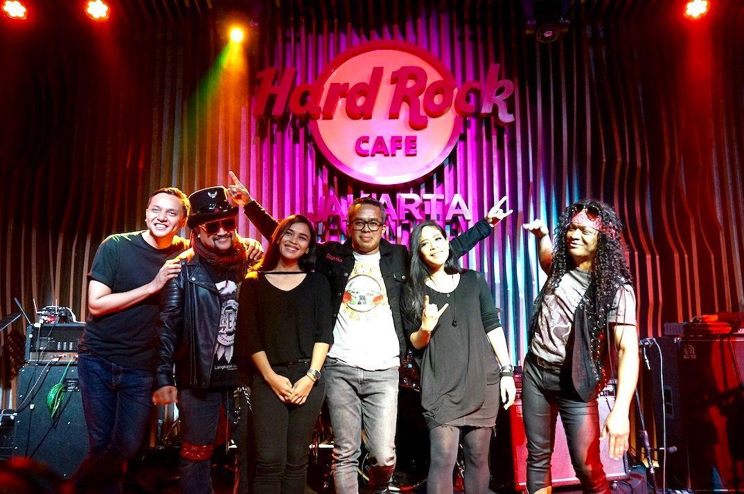 Iga Massardi Hingga Candil Ramaikan Konser Tribute to Gun N' Roses