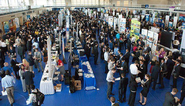 Cari Kerja di Job Fair? Kamu Wajib Lakukan 5 Hal Berikut Ini
