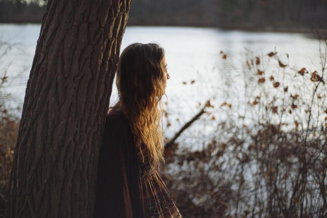 Kangen Rumah? 8 Tips Ini Bisa Bantu Kamu Atasi Homesickness