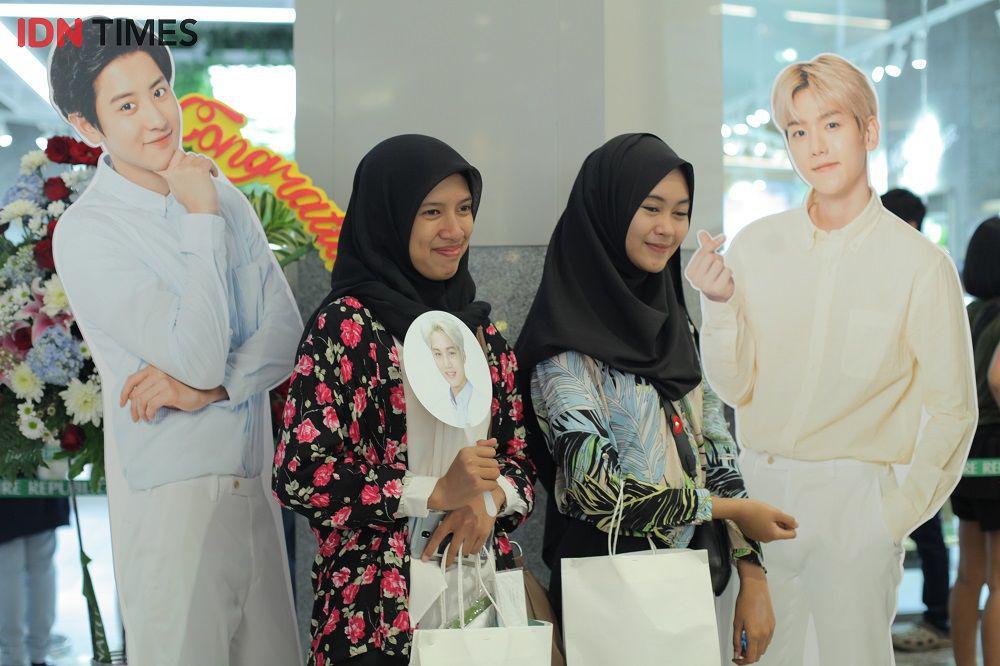 Buka Lagi di Surabaya, EXO-L Rela Datang Subuh ke Gerai Kosmetik Ini
