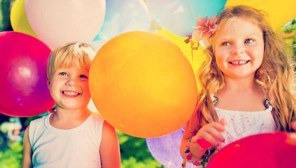 Sambil Bernyanyi, Yuk Ajak Si Kecil Bereksperimen dengan Balon!