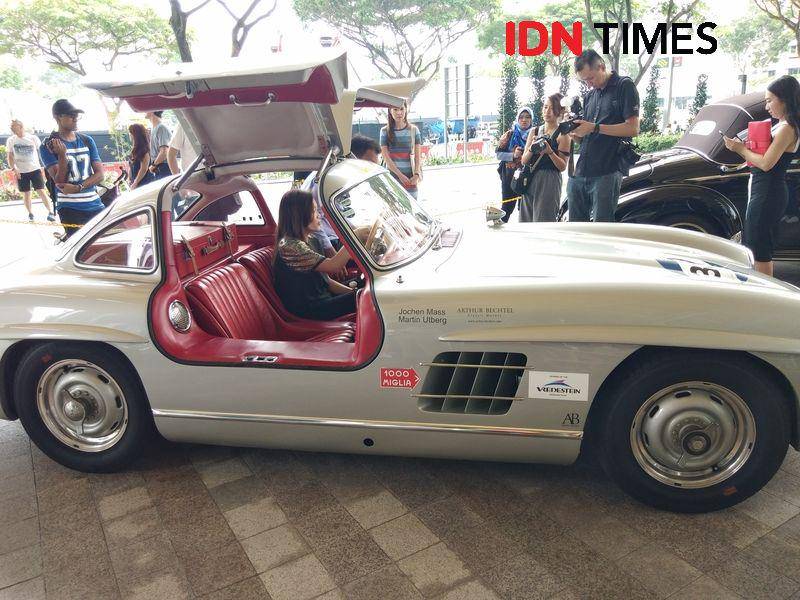 (Mercedes-Benz Gullwing) IDN Times/Santi Dewi