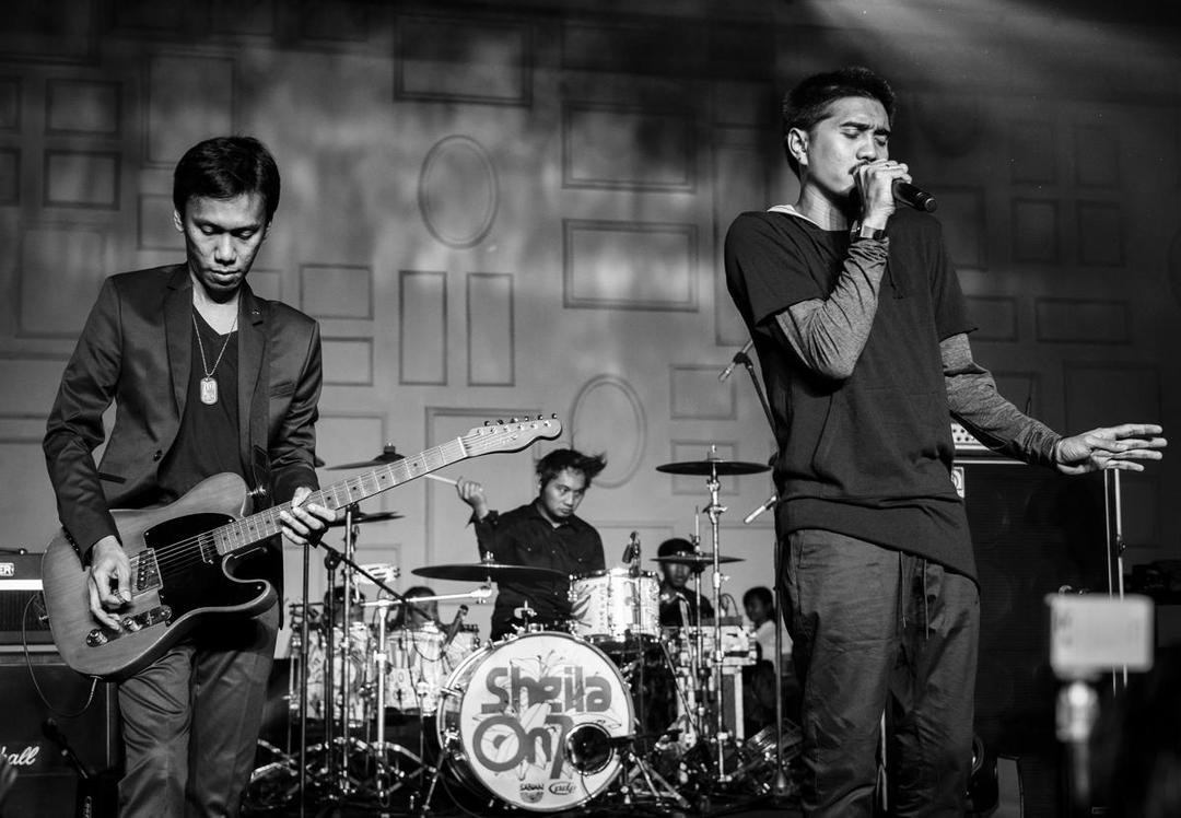 7 Lagu Cinta Band Tahun 2000an yang Akan Memutar Kembali Kenangan