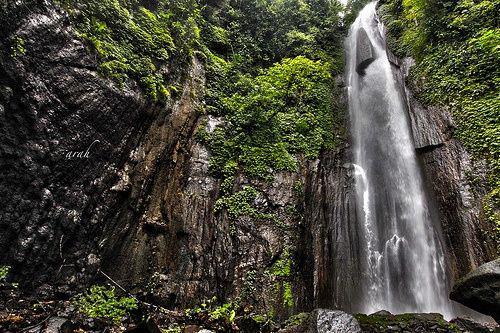 10 Wisata Air Terjun yang Harus Dikunjungi di Mojokerto, Segar Banget!