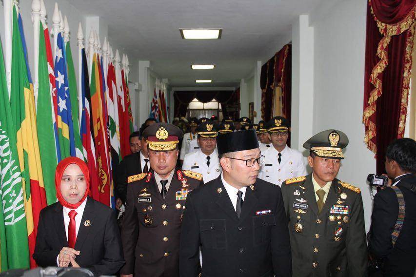 Instagram.com/hengkykurniawan
