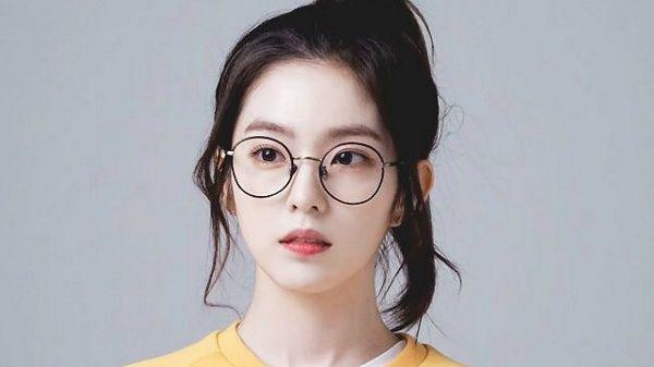 Riset: Benarkah Pria Memang Lebih Suka Wanita Cerdas?