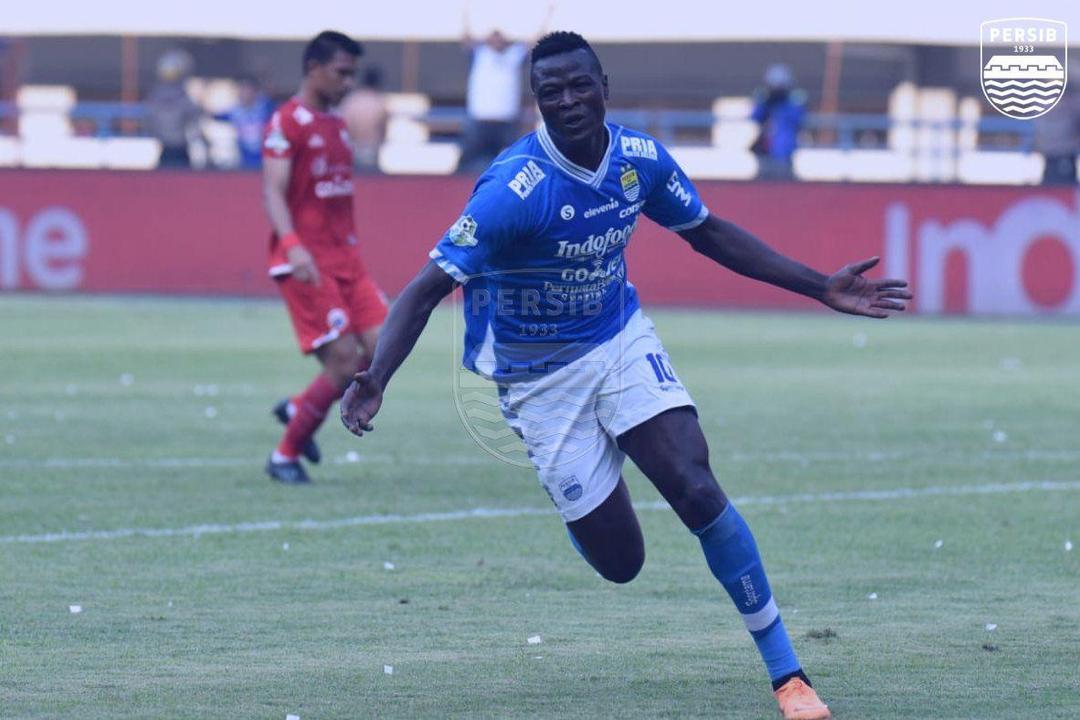 Pelatih Persib Robert Albert Relakan Niat Kepergian Ezechiel