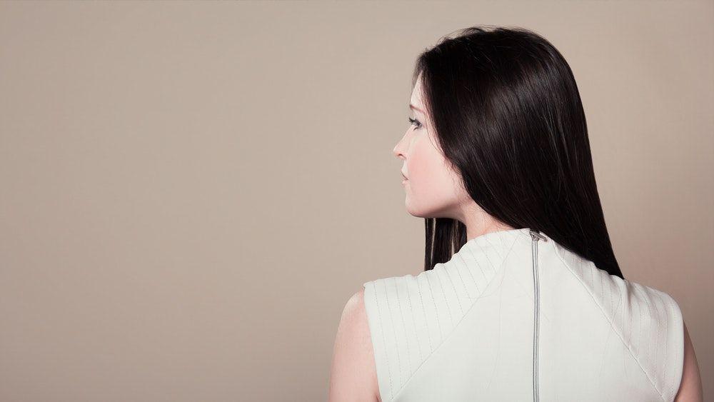 Pantang Kering Kayak Ijuk, 7 Tips Rambut Tetap Lurus Usai Smoothing