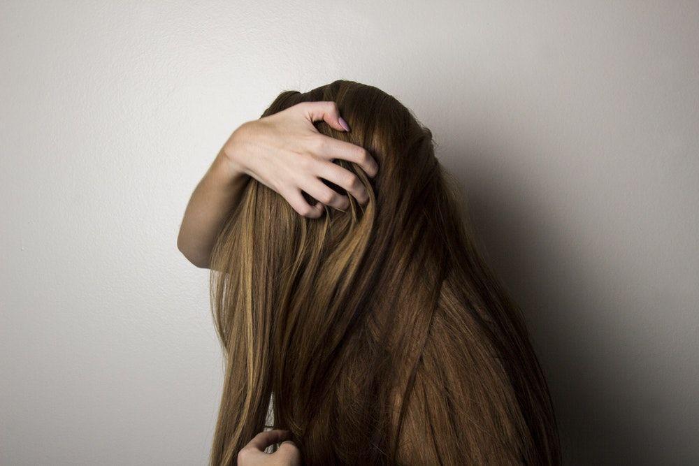 Cara Lengkap Hair Care Rutin Sendiri di Rumah, Gak Perlu ke Salon!