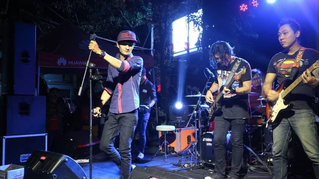 Instagram.com/flanellaband