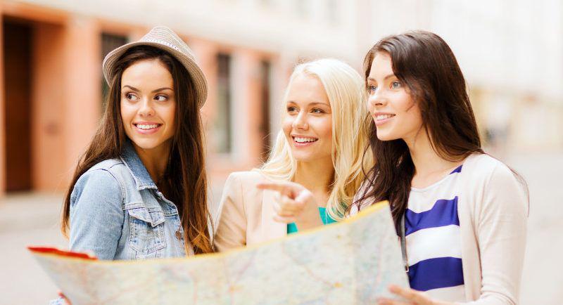 Ladies, 5 Zodiak ini Bisa Diandalkan untuk Jadi Partner Travelingmu!