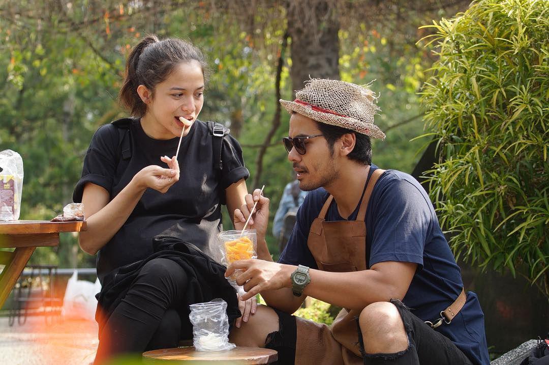 Perjodohan Jadi Indah, Ini 5 Kilas Balik Asmara Chicco Jerikho & Istri