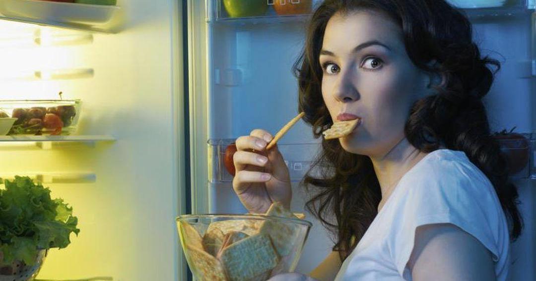 Penting! 7 Etika Saat Makan yang Perlu Kamu Perhatikan