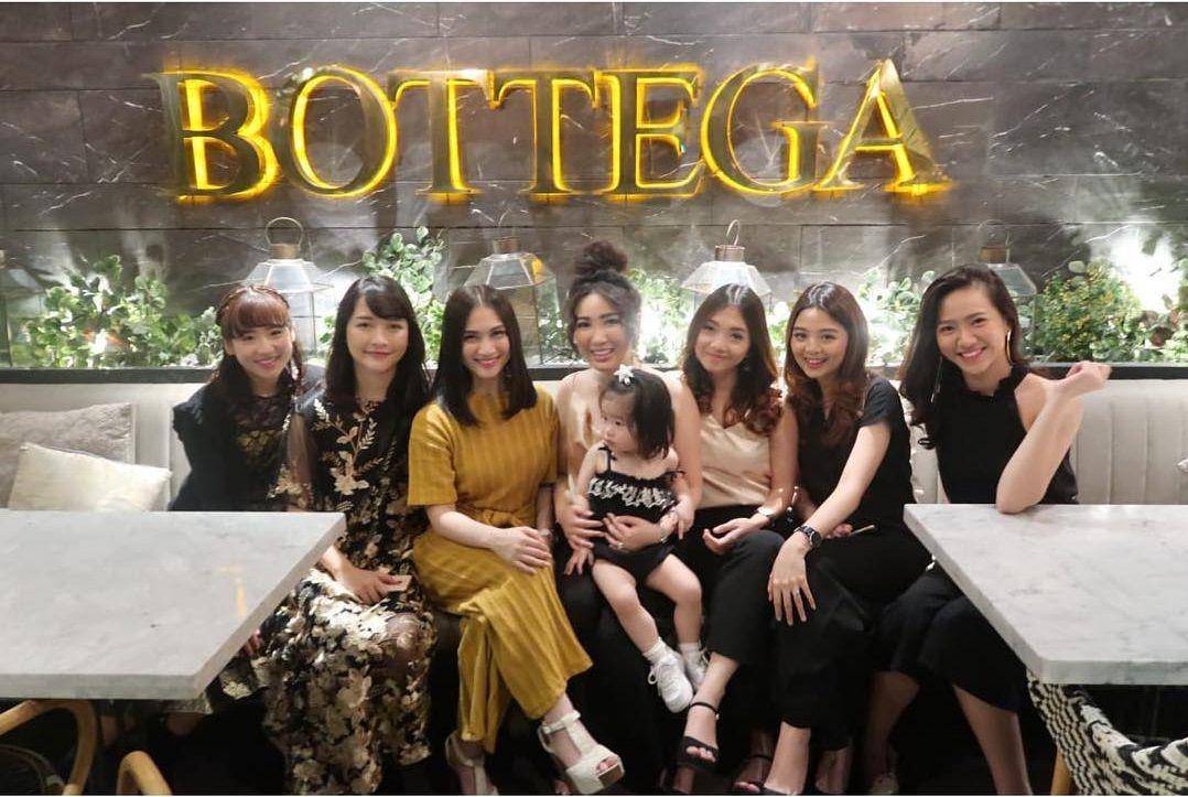 Kompak Walau Telah Graduate, 10 Potret Persahabatan eks Member JKT48