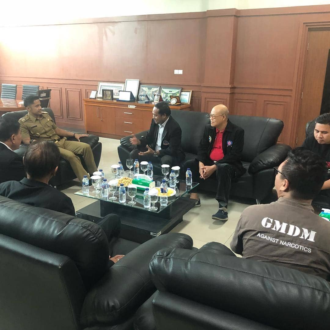 Instagram.com/hengkykurniawan