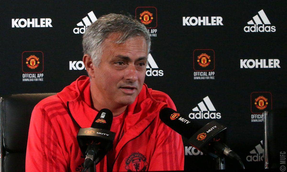 Fans Manchester United Minta Mourinho Dipecat!