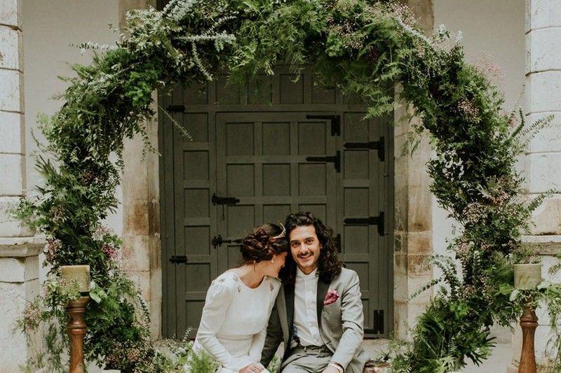 10 Inspirasi Backdrop Cantik untuk Photobooth Pernikahan & Lamaran