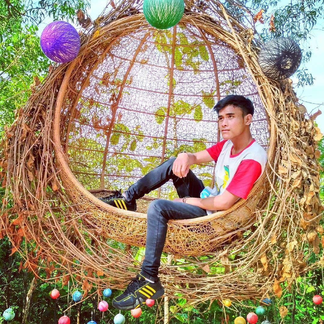 Instagram.com/    bukitlampion_beramah