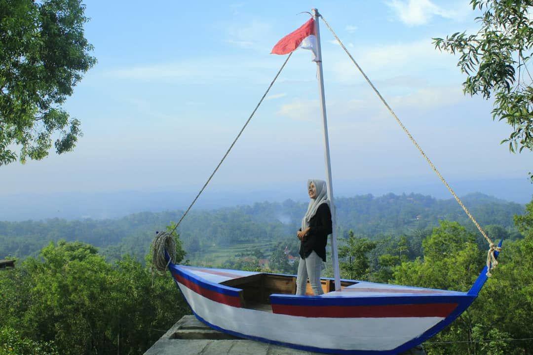Instagram.com/.bukitlampion_beramah
