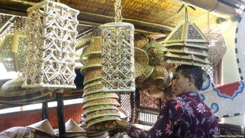 voaindonesia.com