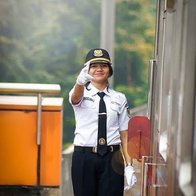 Instagram.com/keretaapikita