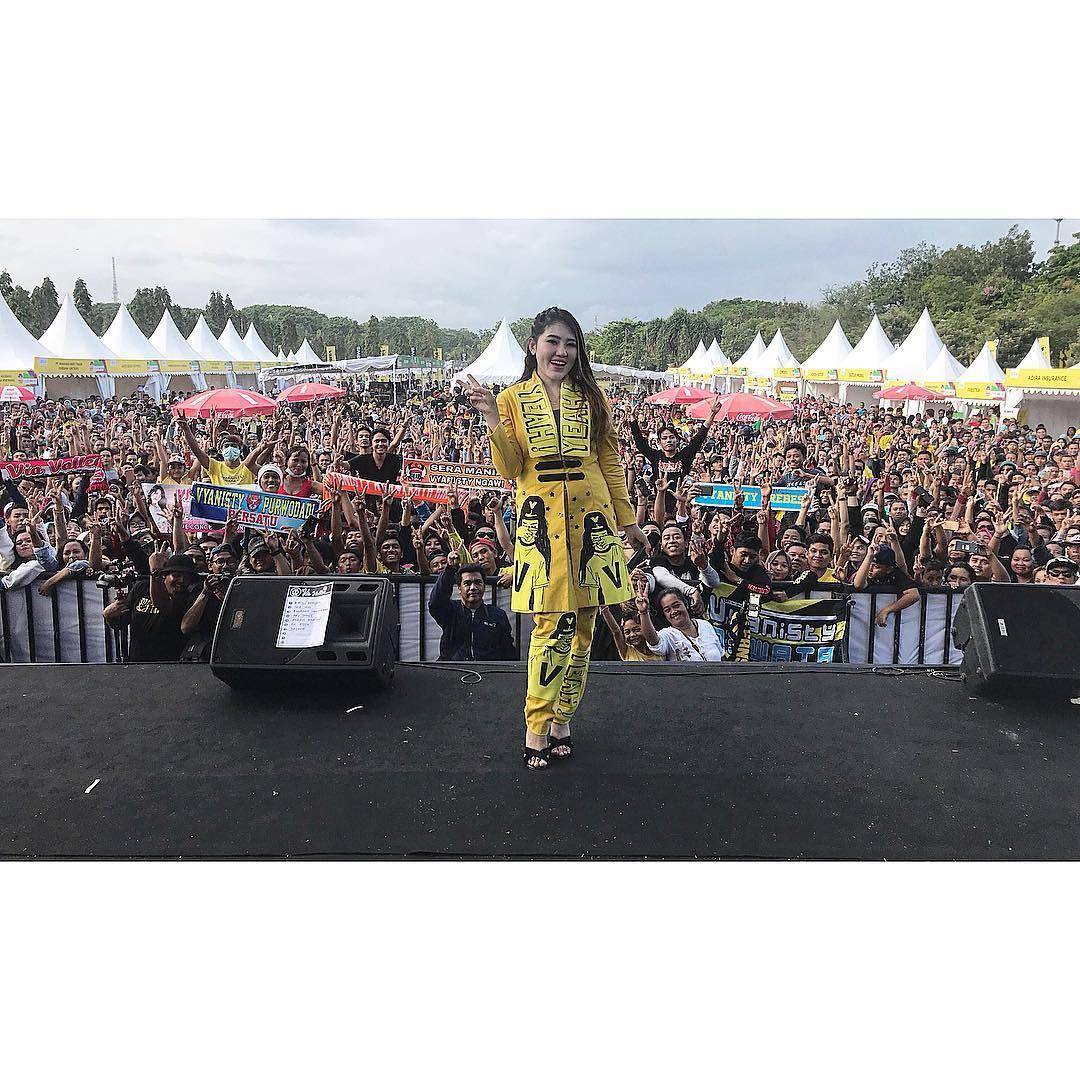 instagram.com/viavallen/