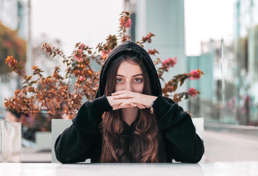 Hei Introvert, 6 Hal Ini Pasti Sering Kamu Anggap Gak Masuk Akal!