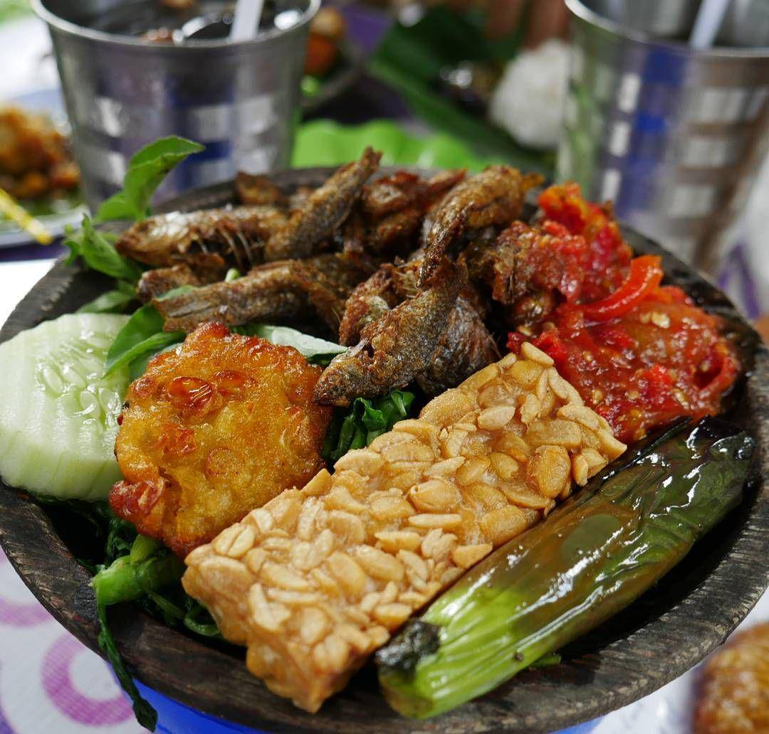 sego tempong (instagram.com/annelesmana)