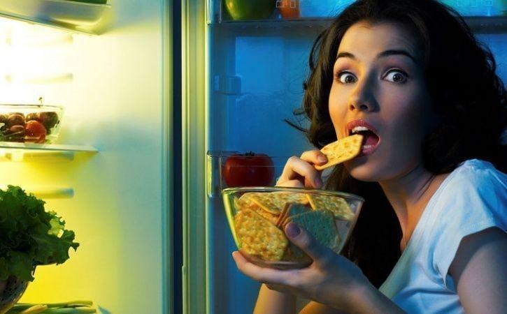 Hindari 5 Situasi Ini Agar Tidak Tergoda Ngemil Saat Diet