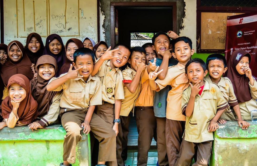 5 Benda Unik Masa Sekolah 2000an, Pernah Pakai yang Mana Nih?