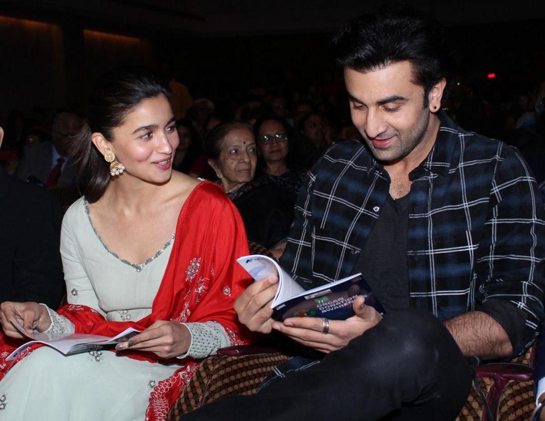 Sudah Dapat Restu, Ini 10 Momen Kebersamaan Ranbir Kapoor & Alia Bhatt