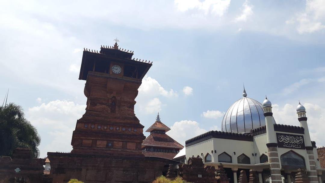 7 Potret Unik Masjid Menara Kudus, Wisata Religi yang Menginspirasi