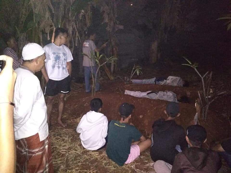 Jadi 'Hantu' Pocong, 2 Remaja di Depok Dihukum Tidur di Makam