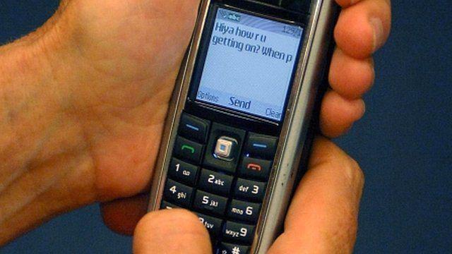 Alay Banget! Begini 5 Gaya Bahasa SMS Anak Era 2000an
