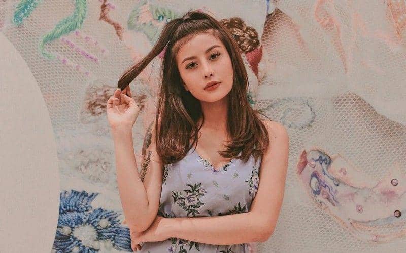 9 Sumber Penghasilan Awkarin, Baru 23 Tahun Sudah Beli Hotel