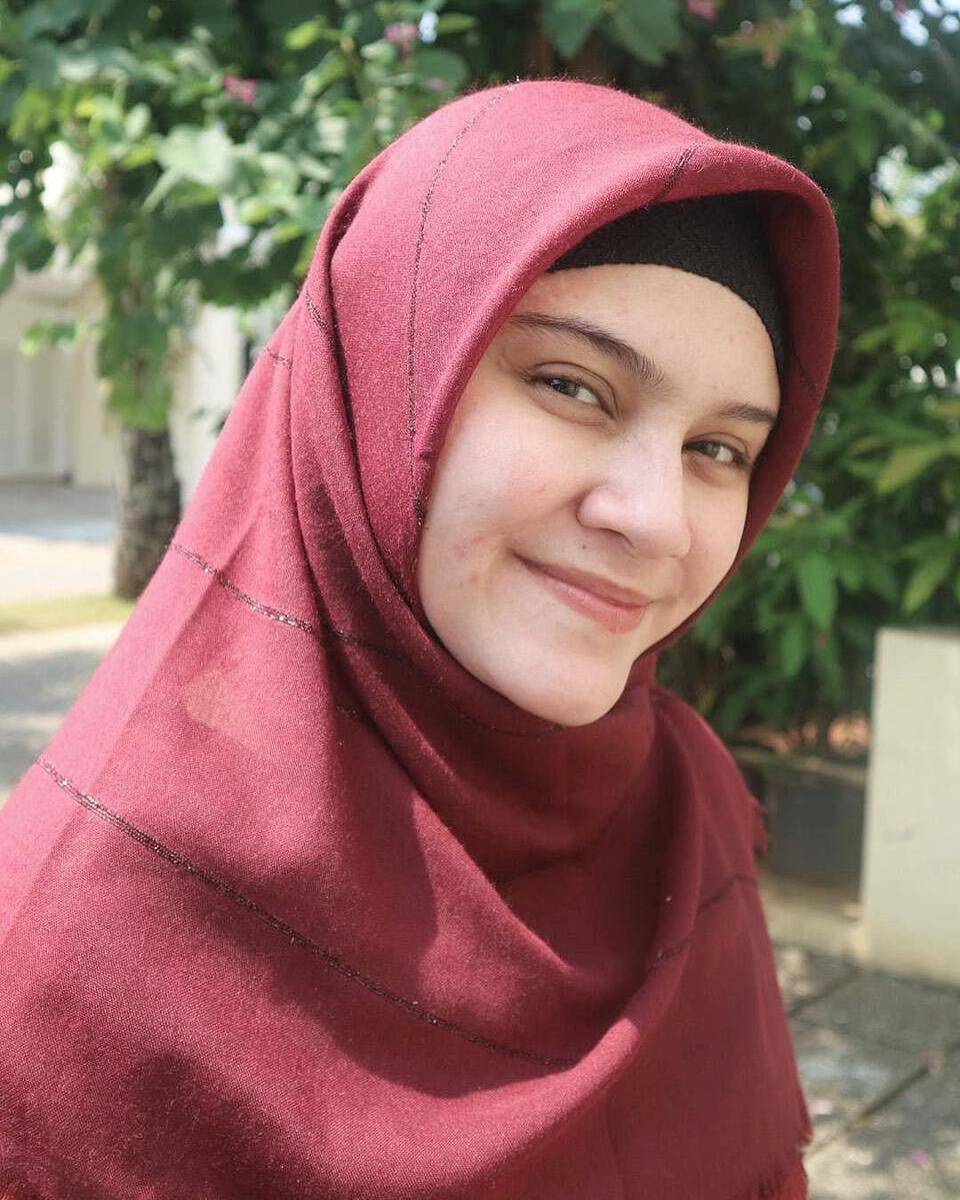 instagram.com/zeezeeshahab
