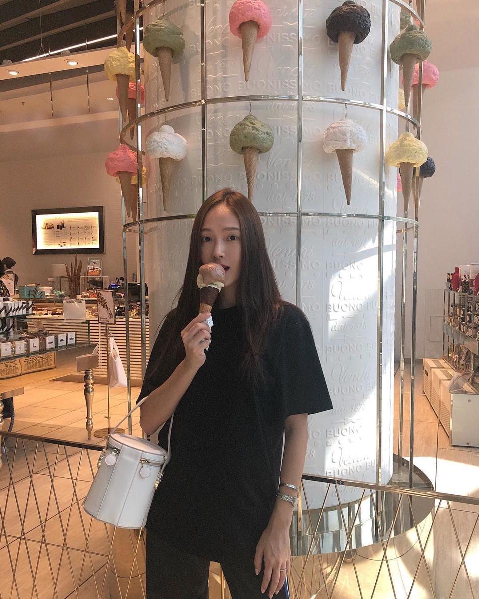 Tiba di Jakarta, Jessica Jung Launching Tas dan Bagikan Tips Fashion