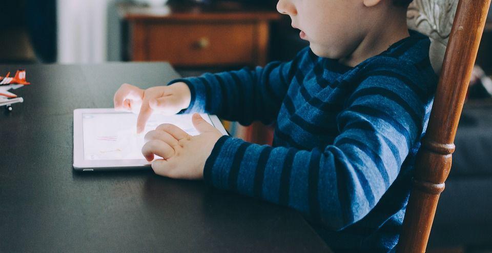Biar Anak Tak Kecanduan Gadget, Ini 8 Hal Bijak yang Harus Diterapkan