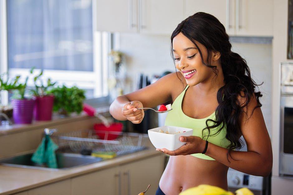 Pola Makan Ini Bisa Bantu Kamu Mengontrol Berat Badan, Ikuti Yuk!