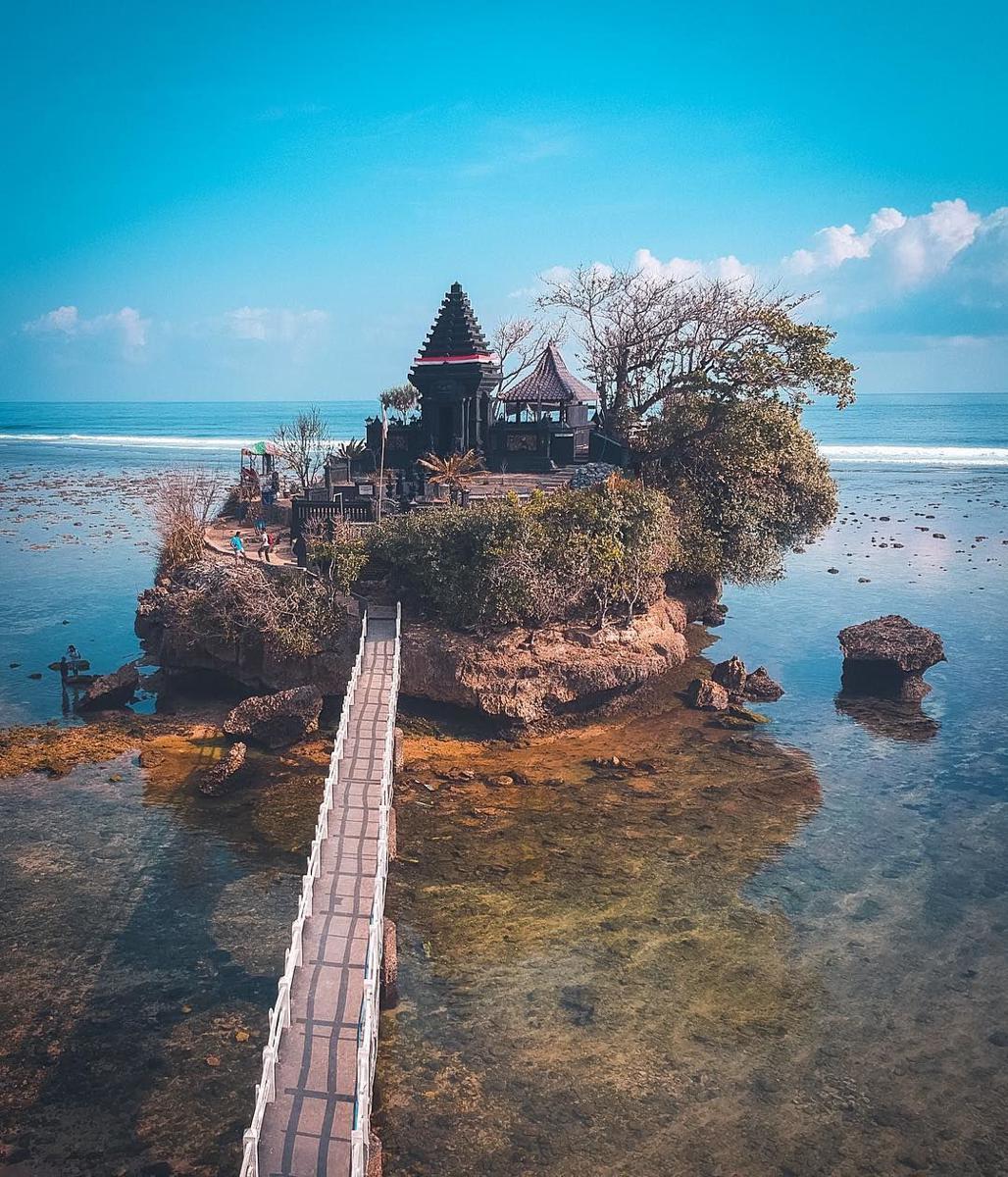 Cantik! Ini 10 Potret Keindahan Pantai Balekambang Malang