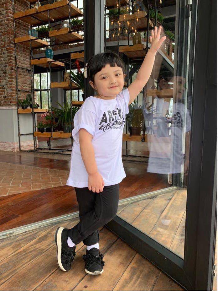 instagram.com/ashanty_ash
