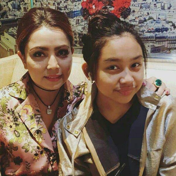 instagram.com/mayangsaritrihatmodjoreal