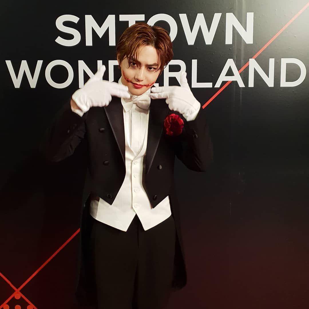 instagram.com/smtown