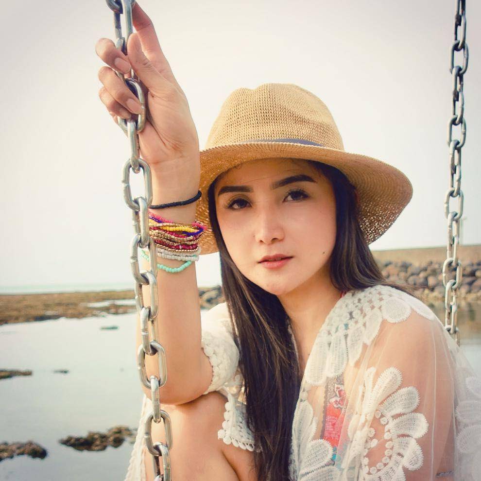 instagram.com/vinaoktaviani._/