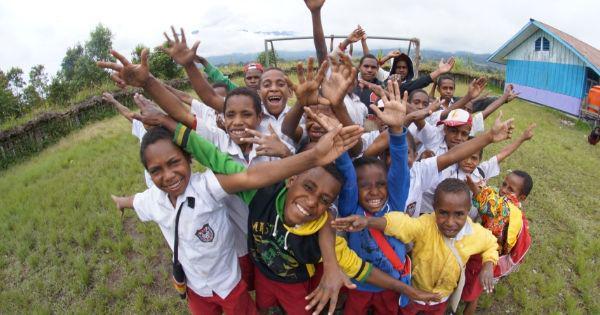 Anak-Anak Papua, Kelompok Minoritas dan Terisolasi