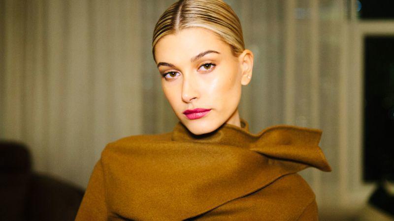 5 Rahasia Kecantikan Hailey Baldwin, Ada yang Pakai Krim Darah!