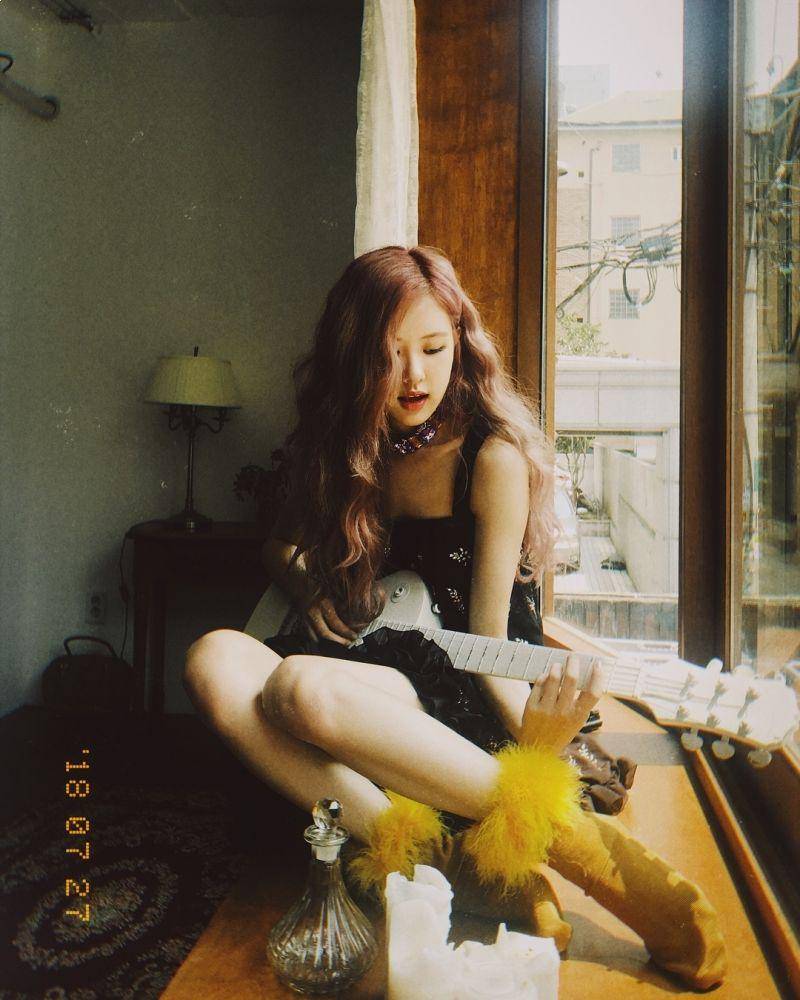 instagram.com/roses_are_rosie